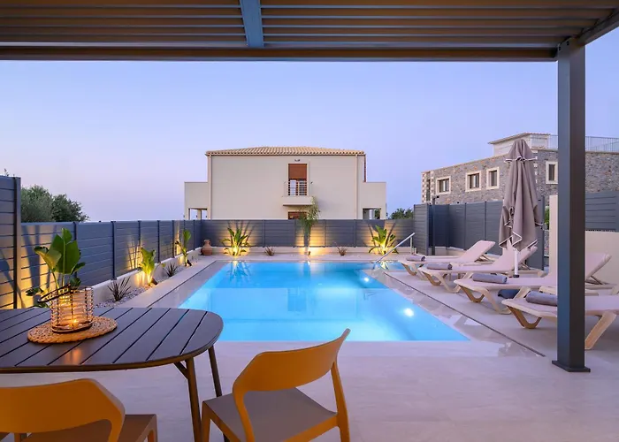 Petrus Luxury In Old - 3 Bedrooms & 3 Bathrooms Херсонісос