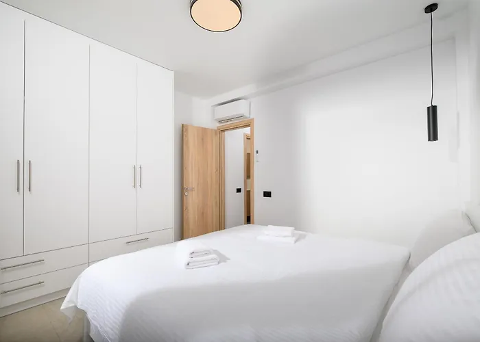 Petrus Luxury In Old - 3 Bedrooms & 3 Bathrooms * Херсонісос