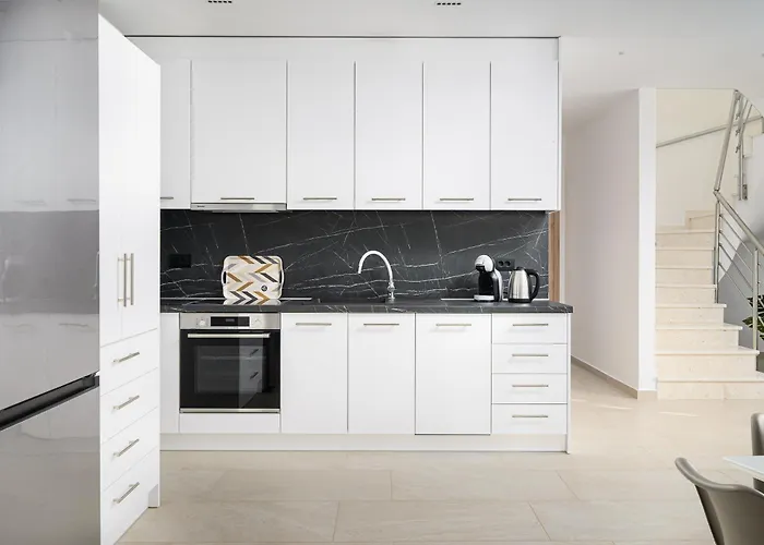 Petrus Luxury In Old - 3 Bedrooms & 3 Bathrooms * Херсонісос