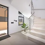 Villa Petrus Luxury In Old - 3 Bedrooms & 3 Bathrooms *