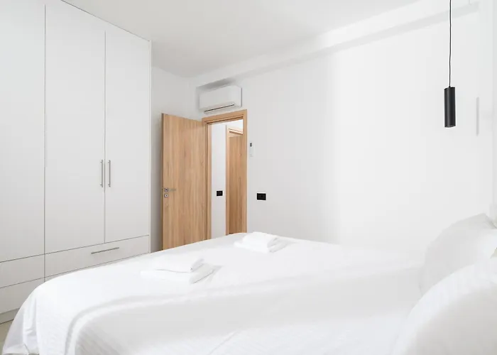 Petrus Luxury In Old - 3 Bedrooms & 3 Bathrooms Hersonissos (Crete)