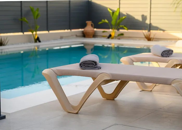 Petrus Luxury In Old - 3 Bedrooms & 3 Bathrooms Hersonissos (Crete)