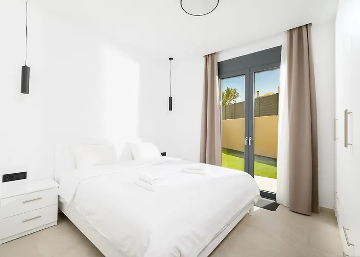 Petrus Luxury In Old - 3 Bedrooms & 3 Bathrooms Vilă *