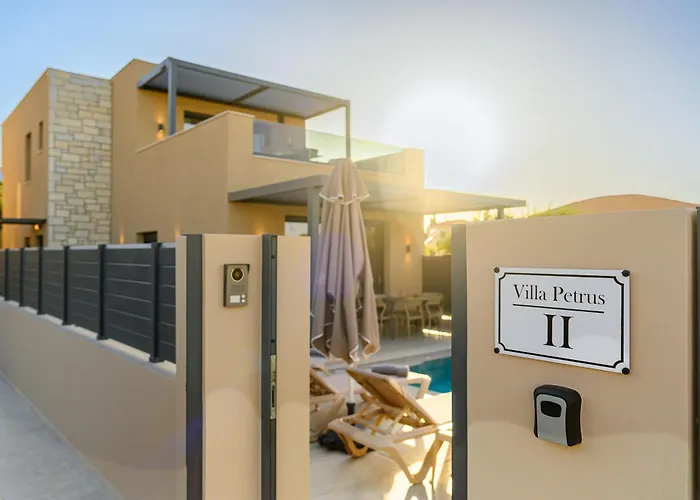 Vilă Petrus Luxury In Old - 3 Bedrooms & 3 Bathrooms Hersonissos (Crete)