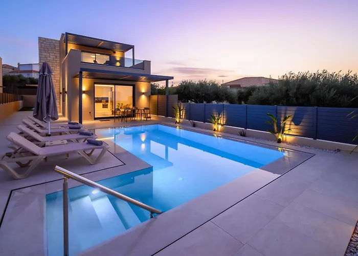 Petrus Luxury In Old - 3 Bedrooms & 3 Bathrooms *