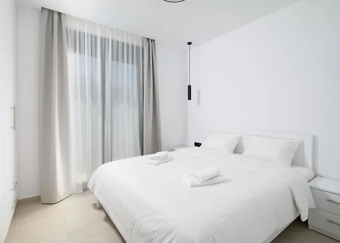 Petrus Luxury In Old - 3 Bedrooms & 3 Bathrooms *