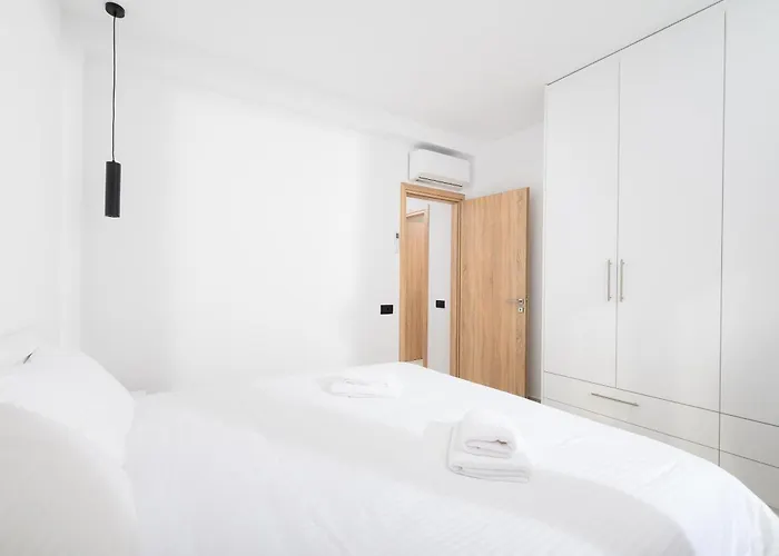 Petrus Luxury In Old - 3 Bedrooms & 3 Bathrooms Vilă *