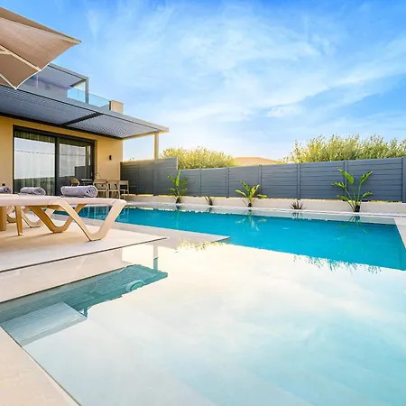 Petrus Luxury In Old - 3 Bedrooms & 3 Bathrooms Willa Hersonissos (Crete)