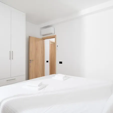 Petrus Luxury In Old - 3 Bedrooms & 3 Bathrooms Hersonissos (Crete)