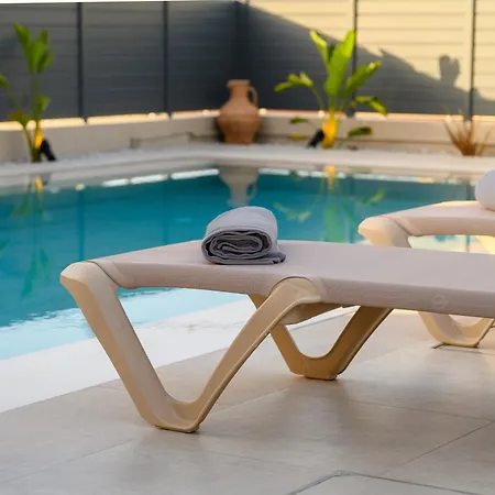 Petrus Luxury In Old - 3 Bedrooms & 3 Bathrooms Hersonissos (Crete)