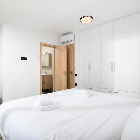 Petrus Luxury In Old - 3 Bedrooms & 3 Bathrooms Villa Hersonissos (Crete)