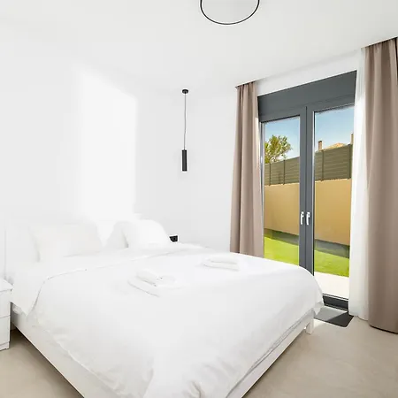 Petrus Luxury In Old - 3 Bedrooms & 3 Bathrooms Villa *