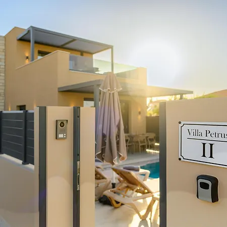 Willa Petrus Luxury In Old - 3 Bedrooms & 3 Bathrooms Hersonissos (Crete)