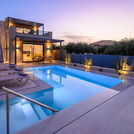 Petrus Luxury In Old - 3 Bedrooms & 3 Bathrooms *