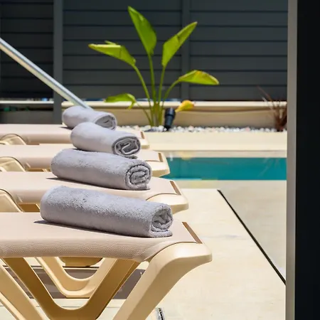 Petrus Luxury In Old - 3 Bedrooms & 3 Bathrooms Willa