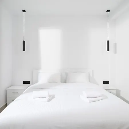 Villa Petrus Luxury In Old - 3 Bedrooms & 3 Bathrooms