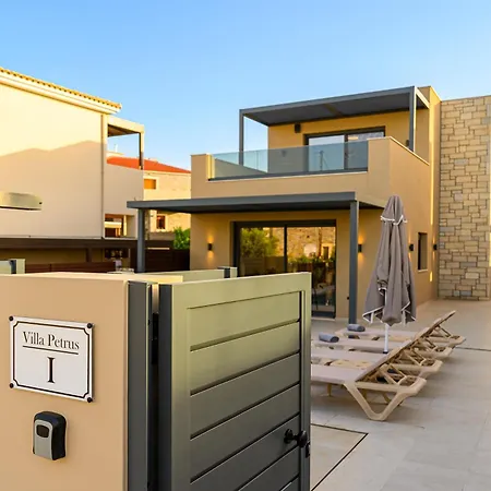 Petrus Luxury In Old - 3 Bedrooms & 3 Bathrooms Вілла