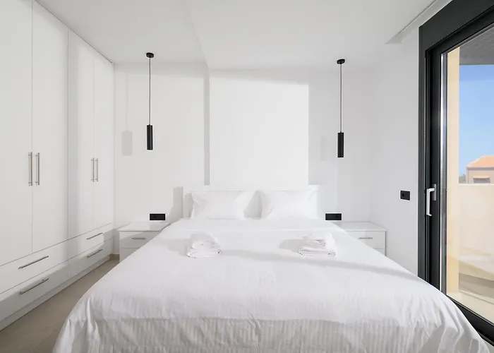 Villa Petrus Luxury In Old - 3 Bedrooms & 3 Bathrooms