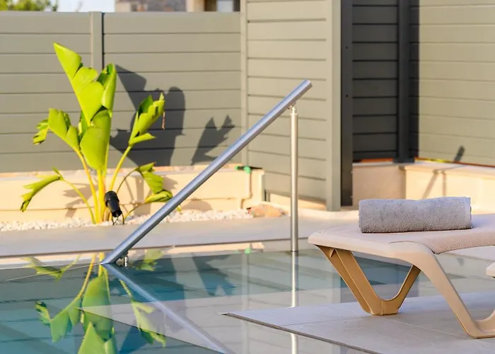 Petrus Luxury In Old - 3 Bedrooms & 3 Bathrooms וילה הרסוניסוס