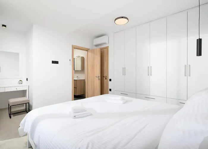 Petrus Luxury In Old - 3 Bedrooms & 3 Bathrooms Villa Hersonissos (Crete)