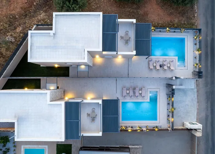 Petrus Luxury In Old - 3 Bedrooms & 3 Bathrooms וילה הרסוניסוס