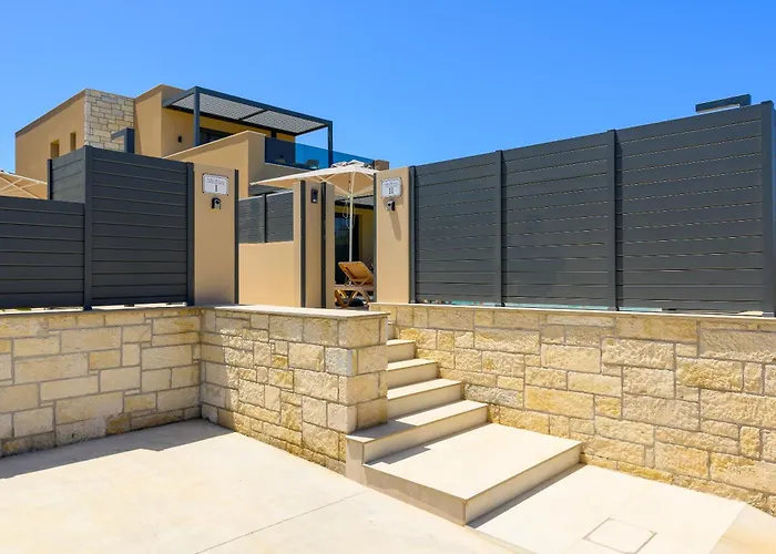 Petrus Luxury In Old - 3 Bedrooms & 3 Bathrooms הרסוניסוס