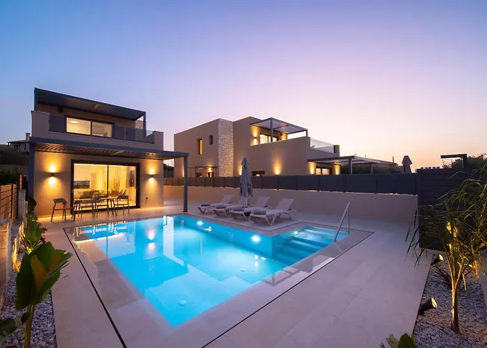 Villa Petrus Luxury In Old - 3 Bedrooms & 3 Bathrooms