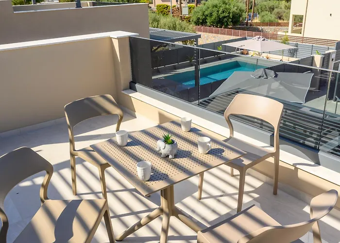 Villa Petrus Luxury In Old - 3 Bedrooms & 3 Bathrooms *