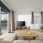 Petrus Luxury In Old - 3 Bedrooms & 3 Bathrooms * 헐소니소스