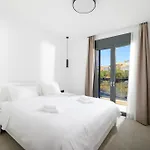 Petrus Luxury In Old - 3 Bedrooms & 3 Bathrooms