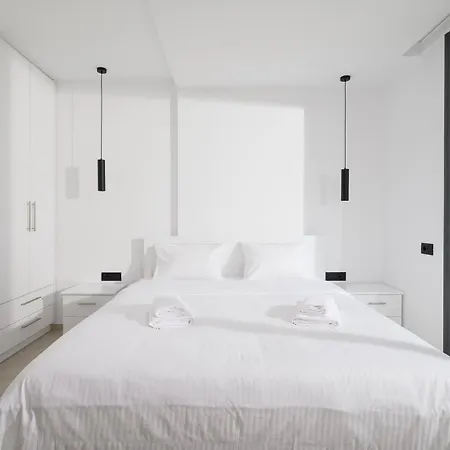 Villa Petrus Luxury In Old - 3 Bedrooms & 3 Bathrooms