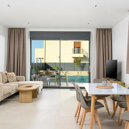 Villa Petrus Luxury In Old - 3 Bedrooms & 3 Bathrooms