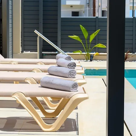 Petrus Luxury In Old - 3 Bedrooms & 3 Bathrooms