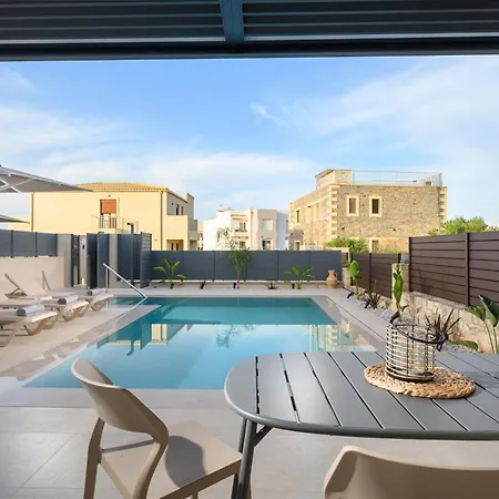 Villa Petrus Luxury In Old - 3 Bedrooms & 3 Bathrooms